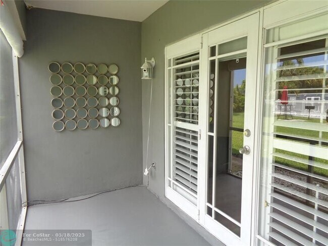Building Photo - 4200 Crystal Lake Dr