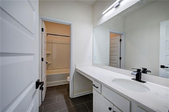 Building Photo - 10 Eagle Dr