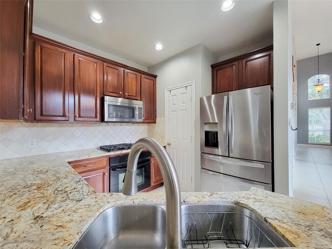 Building Photo - 15607 Tarpon Springs Ct