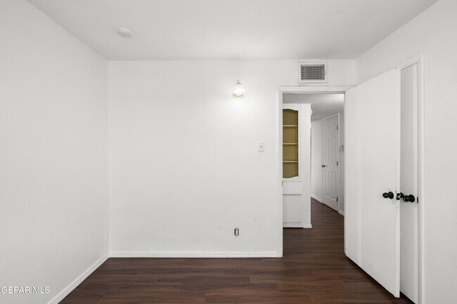 Building Photo - 5409 Edmonton Ave