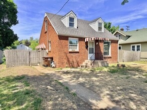 Building Photo - 2809 Bildahl St
