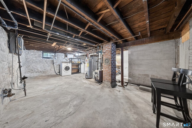 Building Photo - 30 Noble St