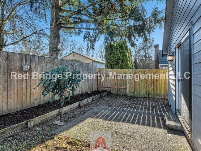 Building Photo - 2356 SW 214th Pl