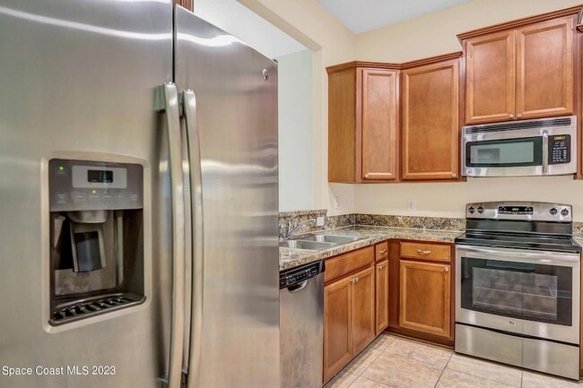 Building Photo - 3496 Bancroft Dr