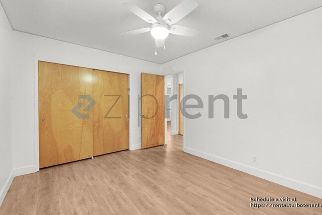 Building Photo - 2275 La Mesa Ct