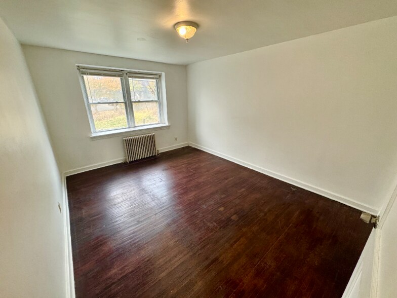 Building Photo - 69 Sayers Ave