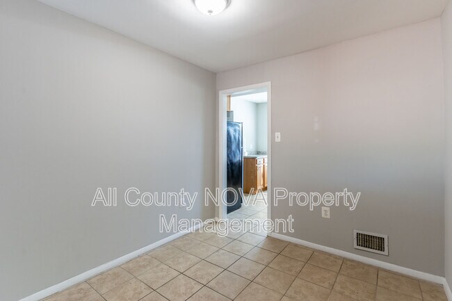 Building Photo - 1438 Cottonwood Ct