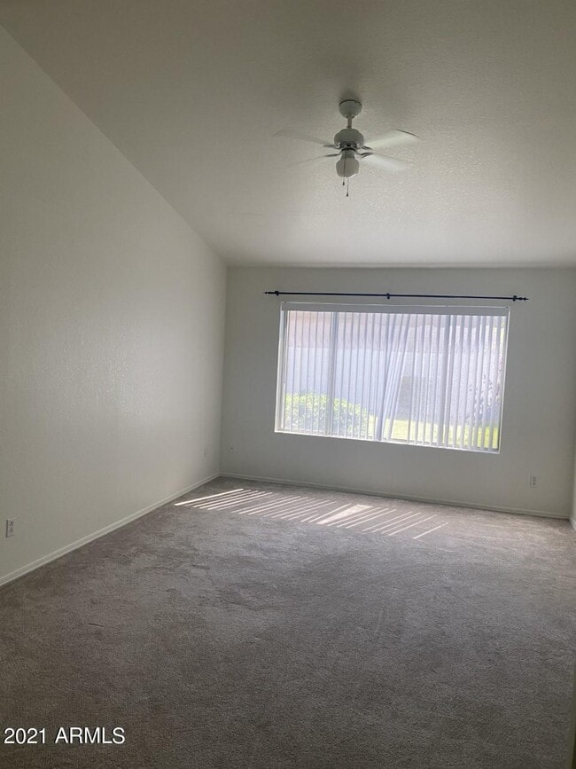 Building Photo - 525 W Candlewood Ln
