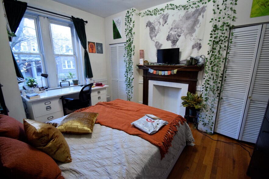 Building Photo - 322 Saint Paul St