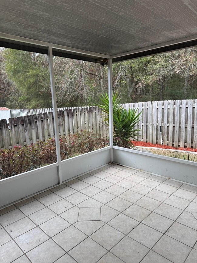 Building Photo - 2186 Heathrow Dr