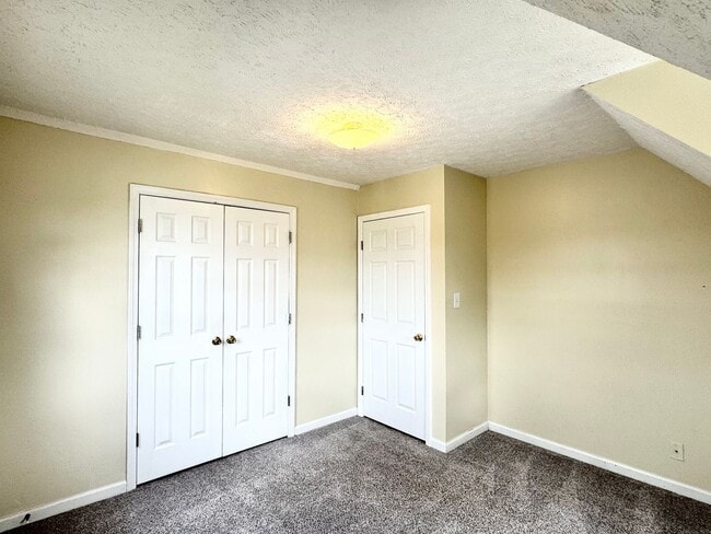 Building Photo - 726 Shetland Dr