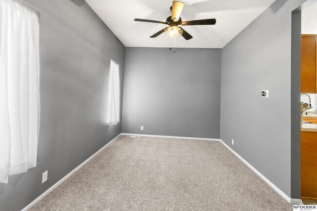 Building Photo - 1104 Valleyview Dr