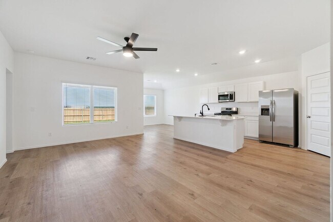 Building Photo - Edmond Rental