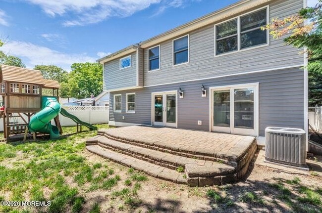 Building Photo - 51 Venice Dr