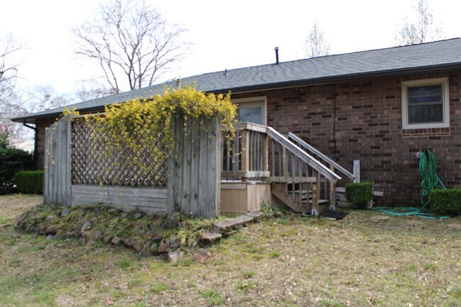 Building Photo - 3 Bedroom 2 Bath W/ Garage Hephzibah!