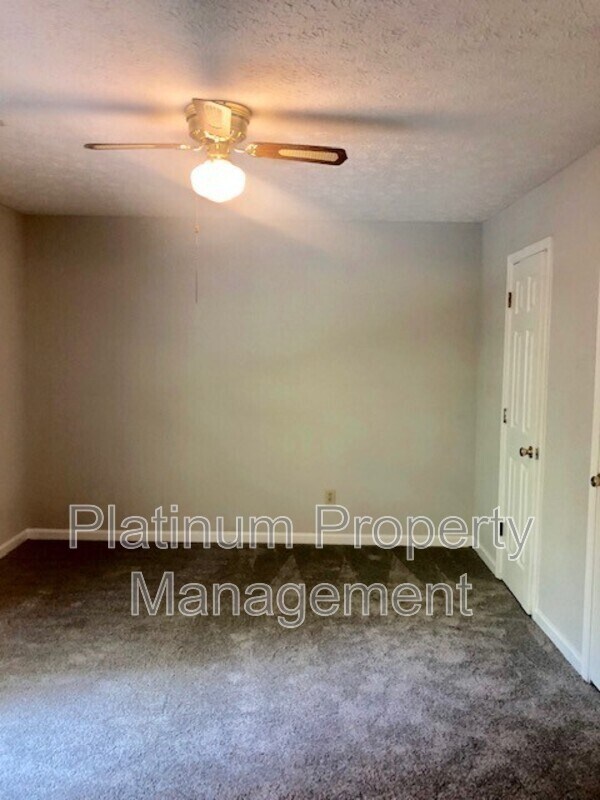Building Photo - 740 Trellis Pond Ct