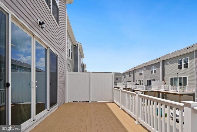 Building Photo - 6052 Krantz Dr