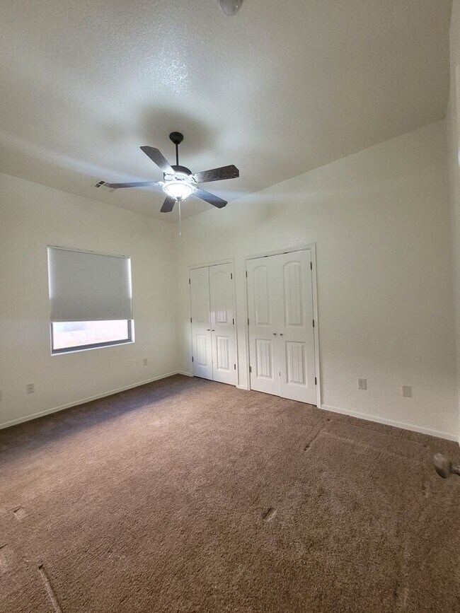 Building Photo - Spacious Home in Del Prado with pool access