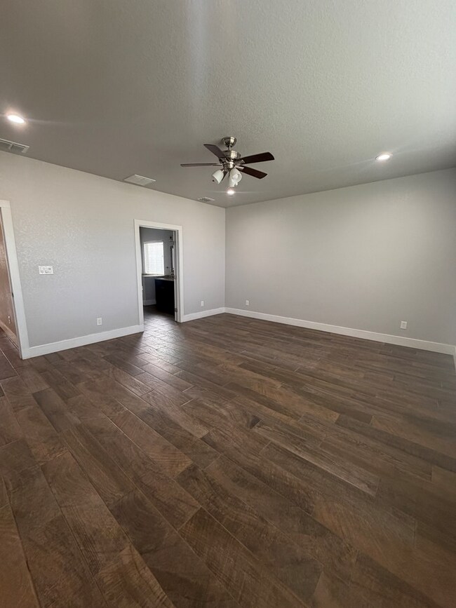 Building Photo - 2408 Birkdale Ln