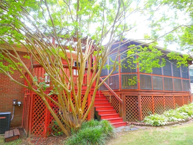 Building Photo - 1330 E Barden Rd