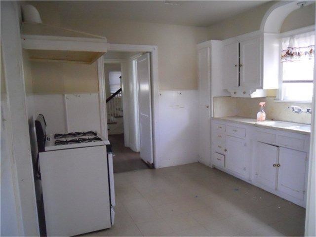 Building Photo - 809 E Burress St