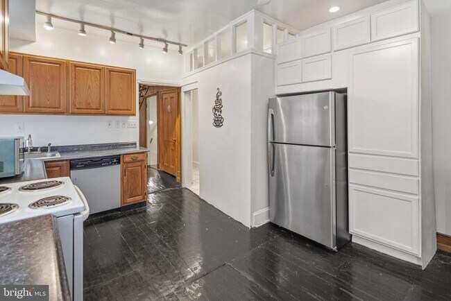 Building Photo - 1205 4th St NW