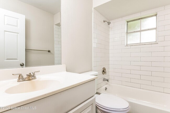 Building Photo - 5649 Beaverbrook St
