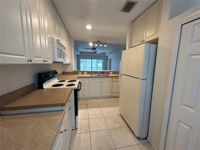Building Photo - 5771 Sabal Trace Dr