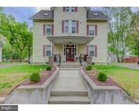 Building Photo - 239 Vine St