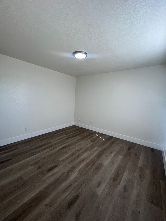 Building Photo - UNDER NEW MANAGEMENT!!! MOVE IN READY!!