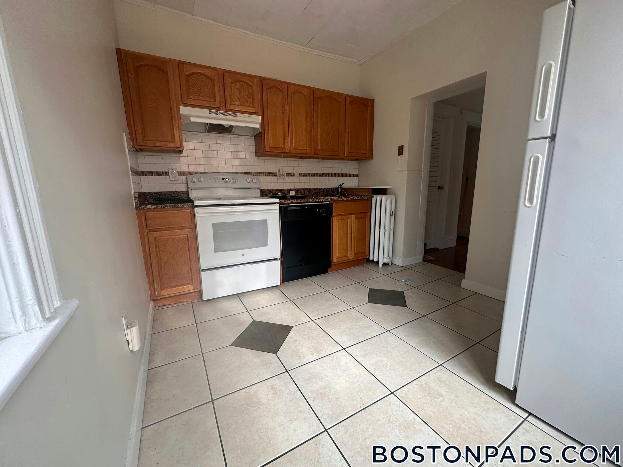 Building Photo - 18 Euston St