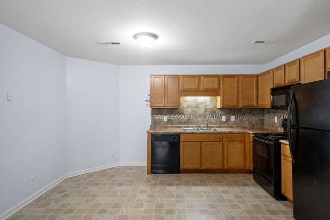 Building Photo - 504 Luxury Dr