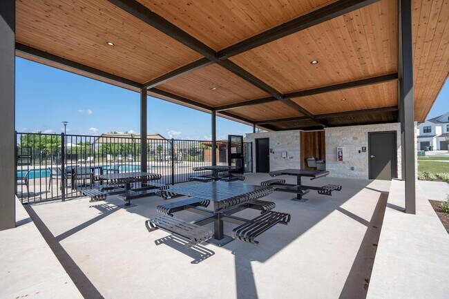Building Photo - 496 Fieldwood Dr