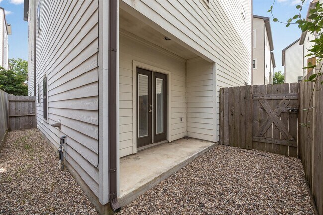 Building Photo - 2504 Beall St