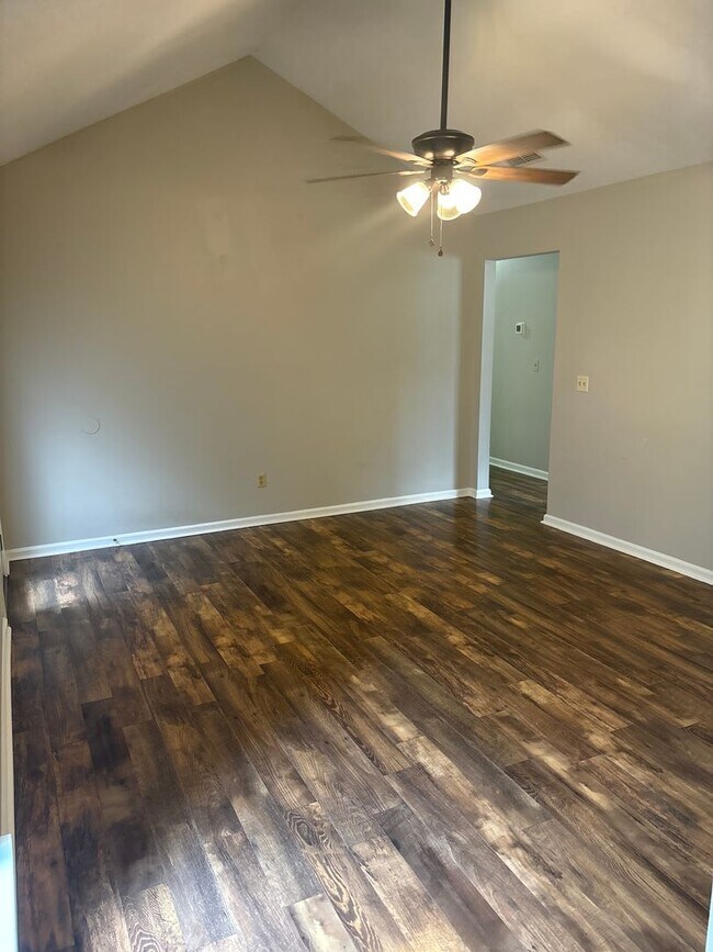 Building Photo - 1313 Crossgate Ct