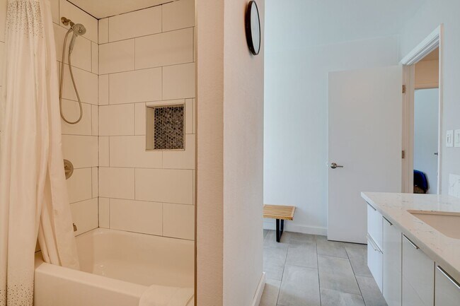 Building Photo - CUTE HOME IN 89169
