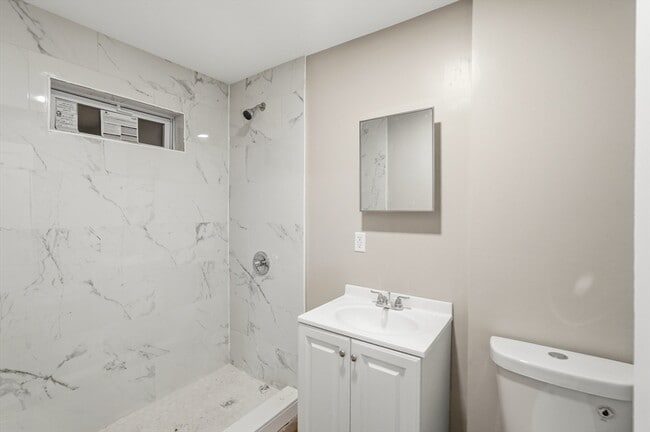 Building Photo - 44 Pratt St