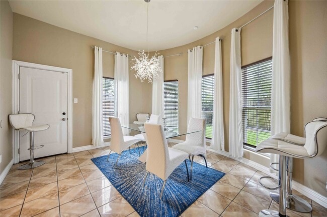 Building Photo - 5027 Creekmont Dr