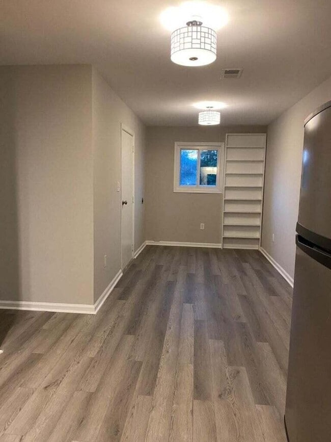 Building Photo - 3004 Arrowhead Dr