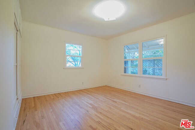 Building Photo - 4164 Stansbury Ave