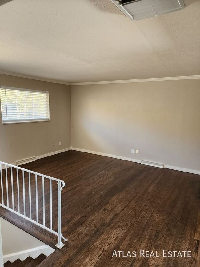 Building Photo - 11436 W Kentucky Dr