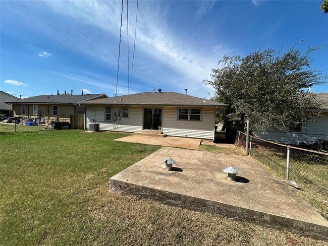 Building Photo - 3208 N Warren Ave