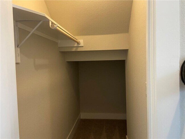 Building Photo - 1615 Woodwind Ln