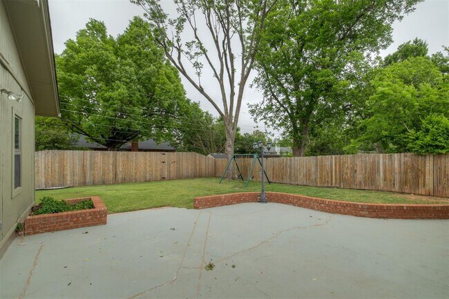 Building Photo - 2725 NW 68th St
