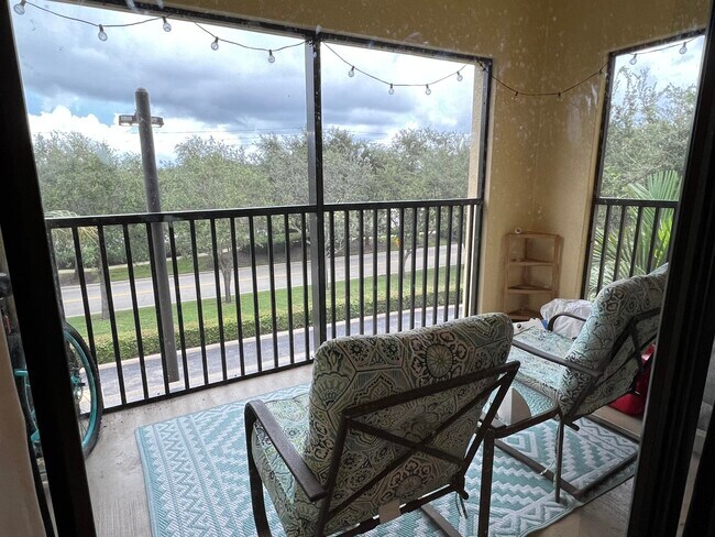 Building Photo - 3018 Alcazar Pl