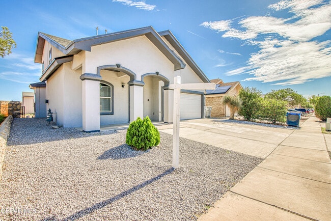 Building Photo - 12325 Tierra Bella Dr