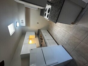 Building Photo - 411 W Colter St