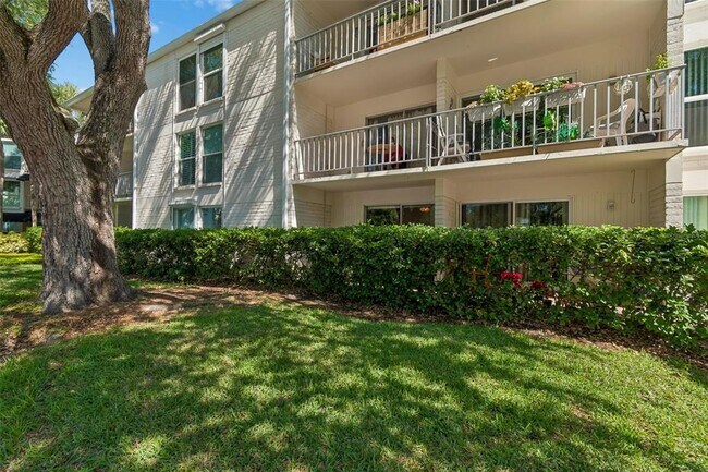 Building Photo - 3325 Bayshore Blvd