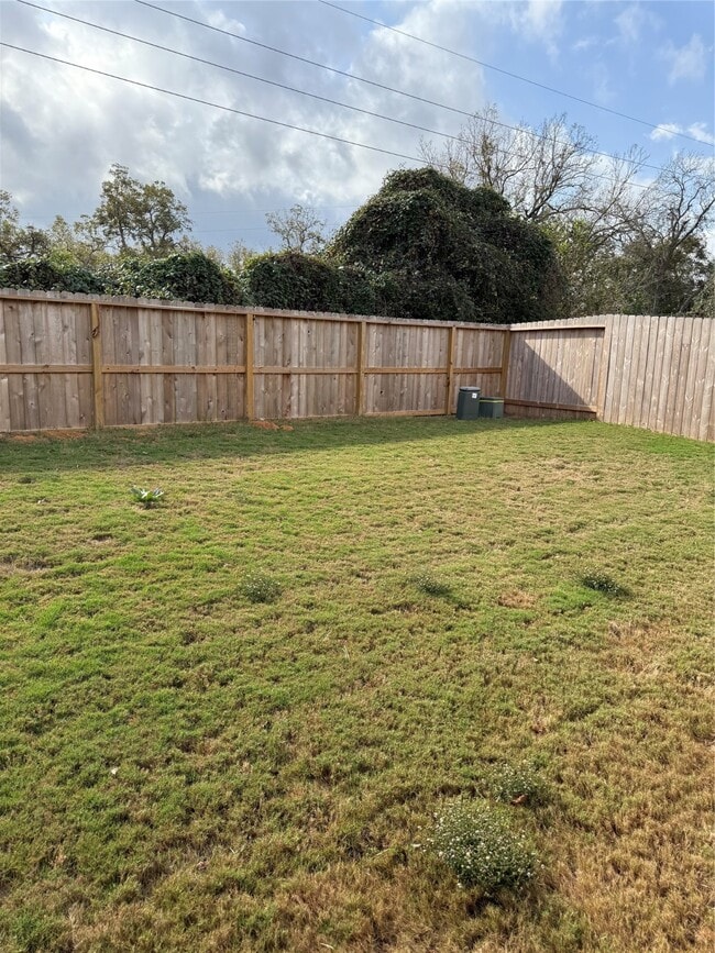 Building Photo - 1543 Merulana Lane