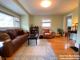 Building Photo - 42 Wilmot St